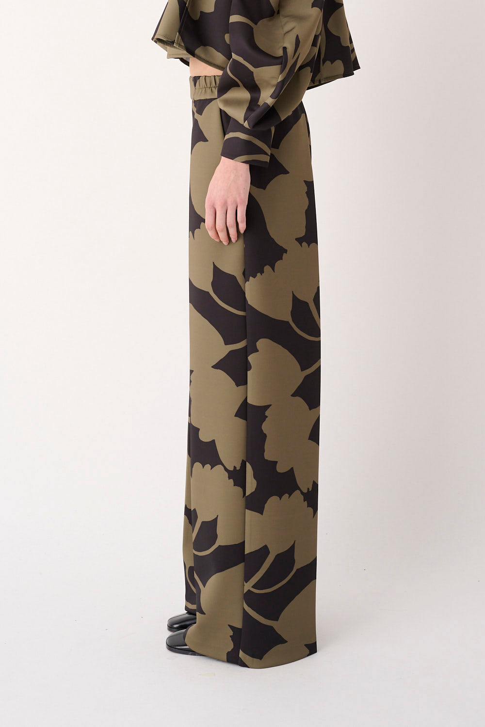MEIMEIJ – PANTALONE AMPIO IN SCUBA CON STAMPA FLOREALE