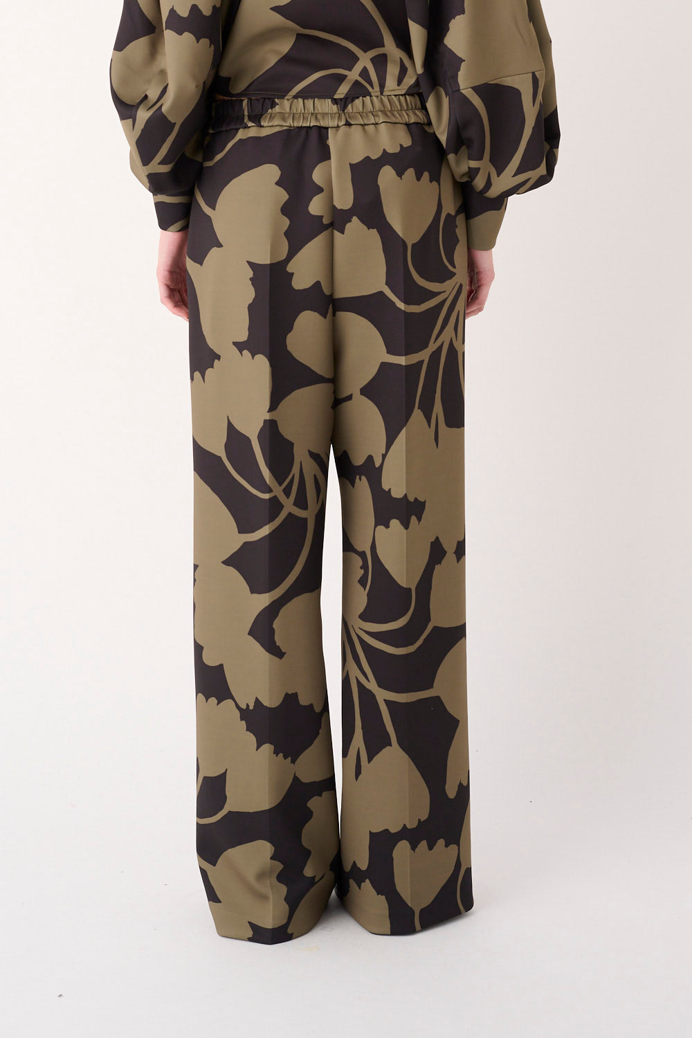 MEIMEIJ – PANTALONE AMPIO IN SCUBA CON STAMPA FLOREALE