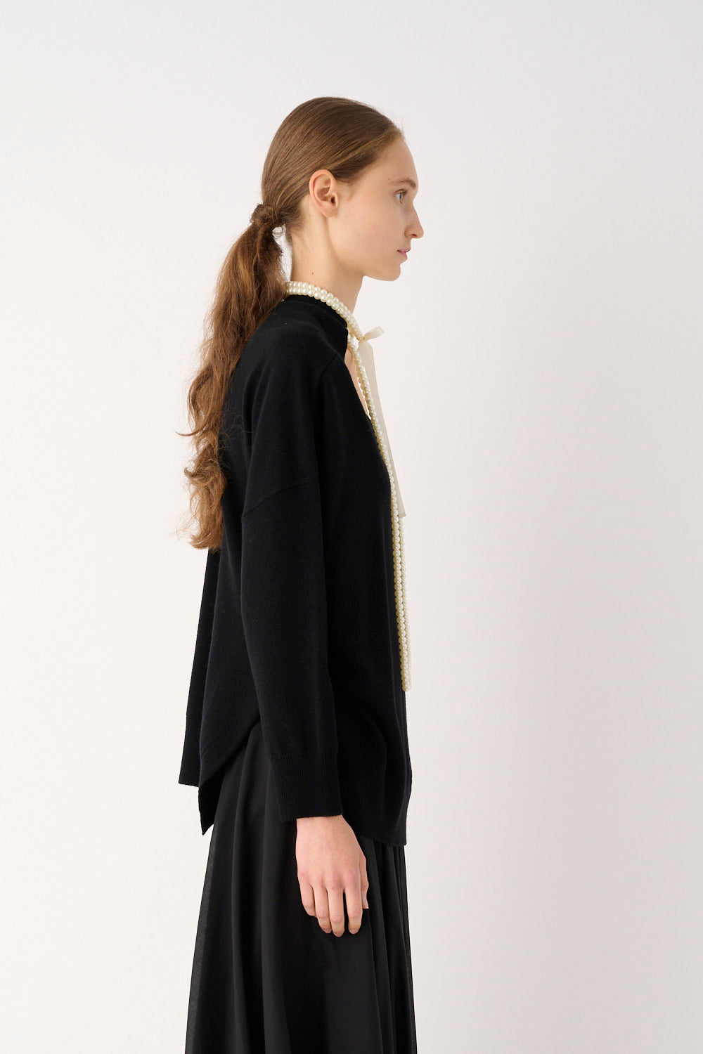 MEIMEIJ – MAGLIA IN MISTO LANA CON COLLANA DI PERLE