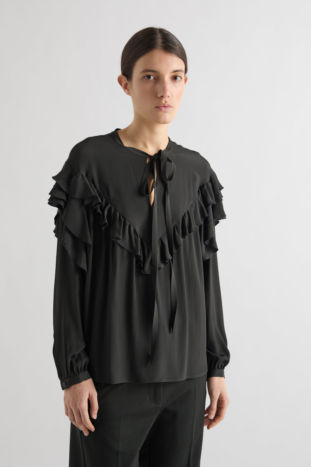 MEIMEIJ – CAMICIA CON ROUCHES E FIOCCO IN SETA