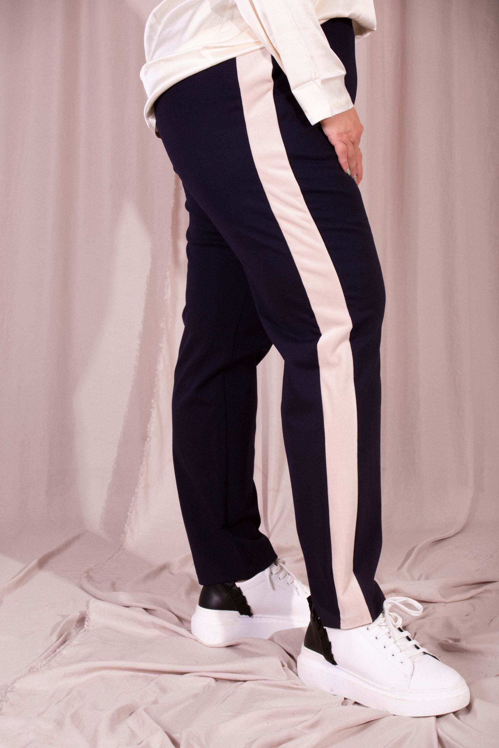 MORE BY SISTE'S PANTALONE CON BANDA LATERALE