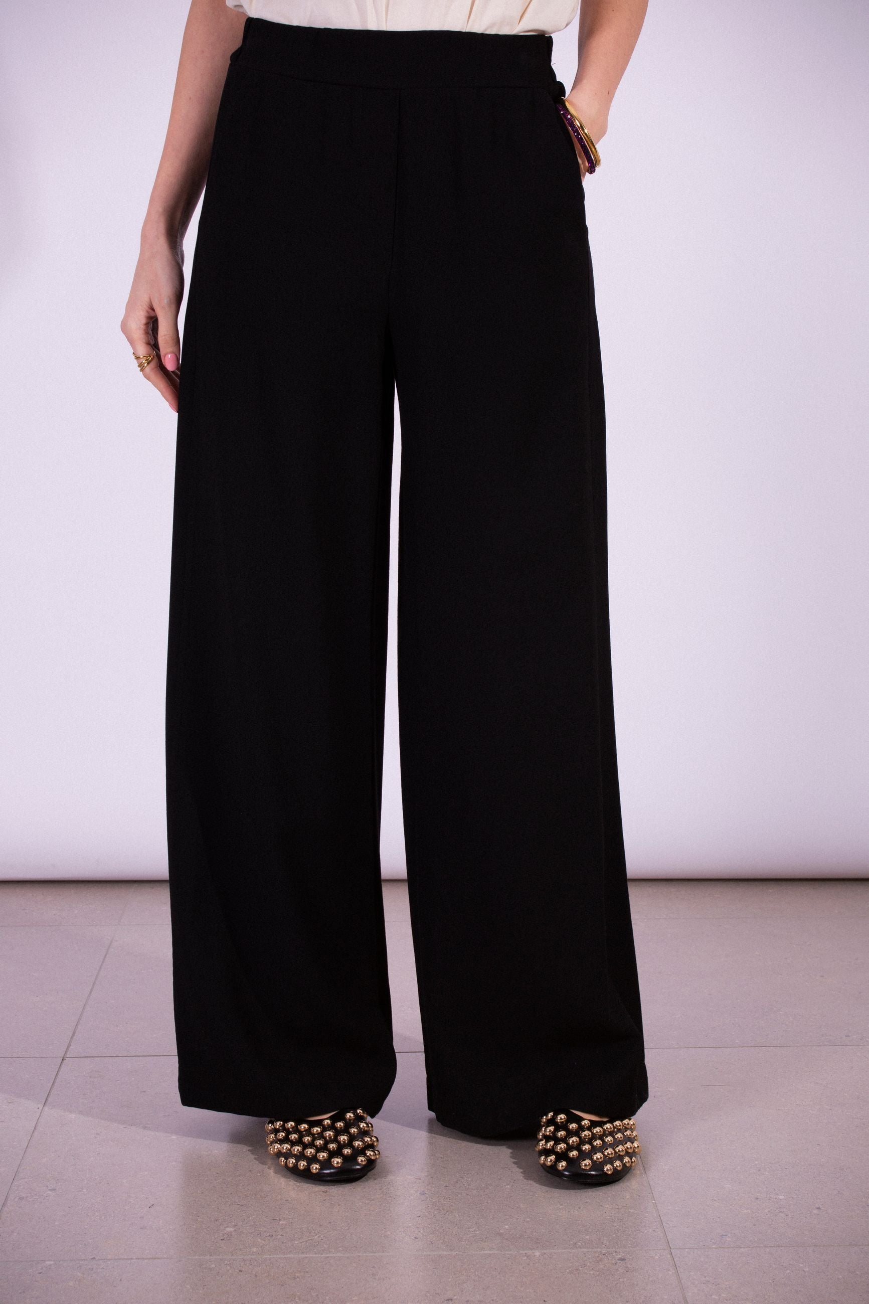 SOKO NI INAI PANTALONE