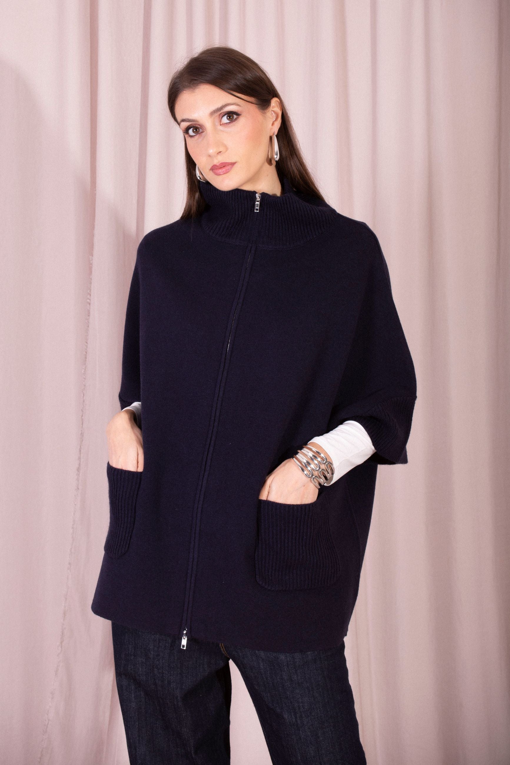 MAIDA MILA PONCHO CON ZIP