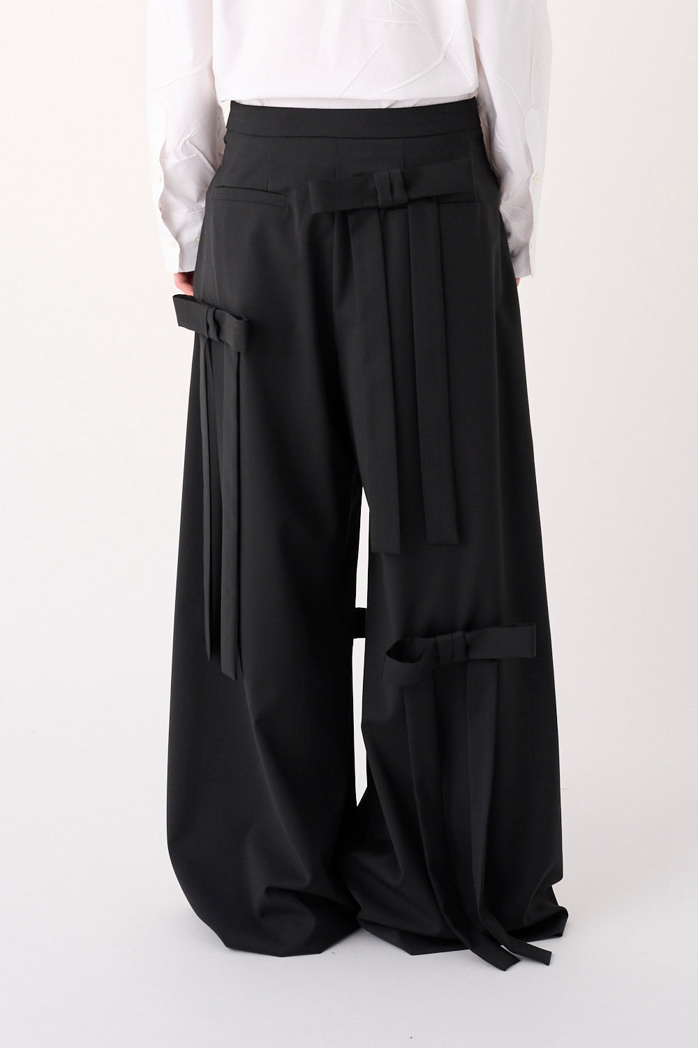 MEIMEIJ – PANTALONE AMPIO IN MISTO LANA CON FIOCCHI APPLICATI