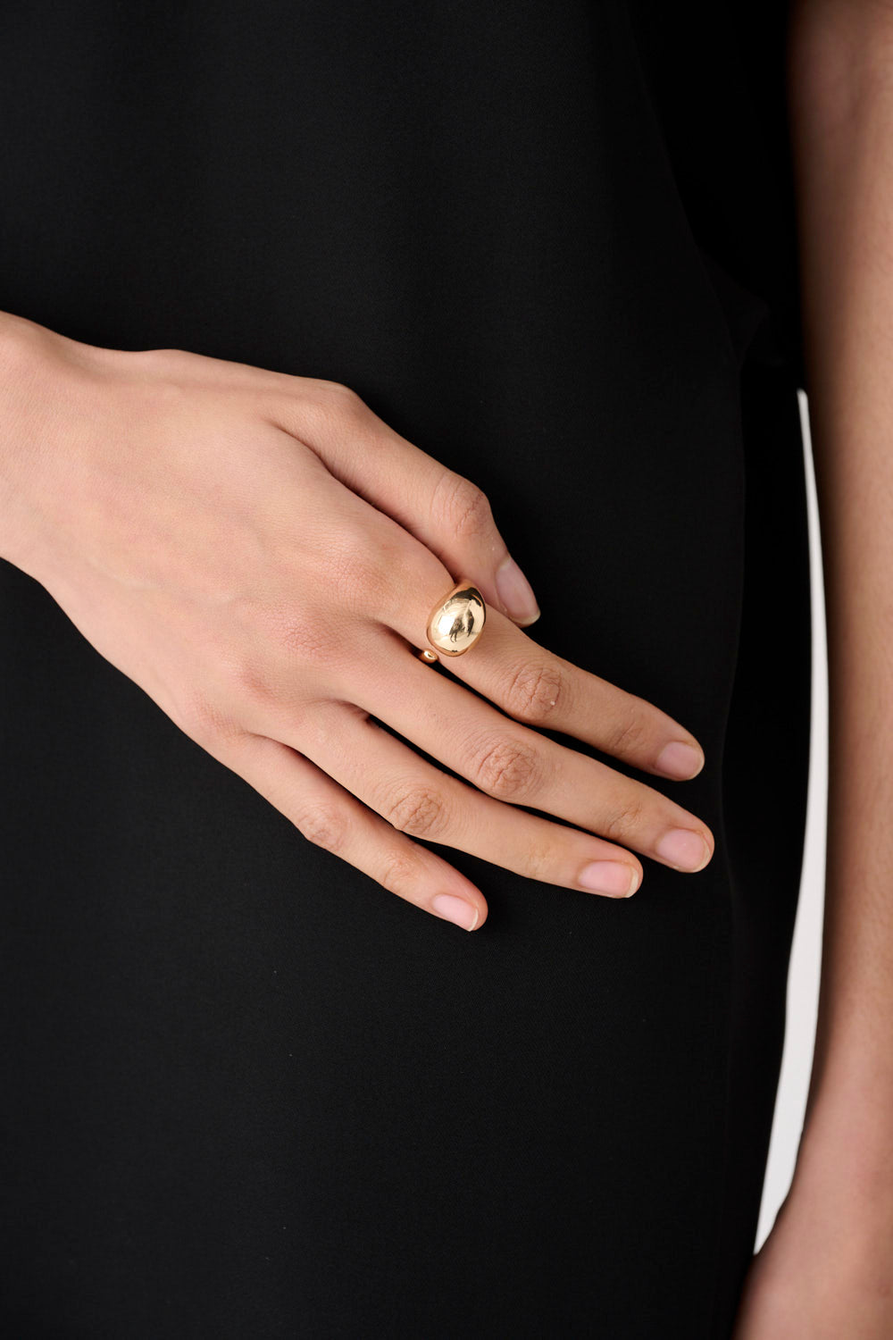 MEIMEIJ – ANELLO CON DETTAGLIO OVALE