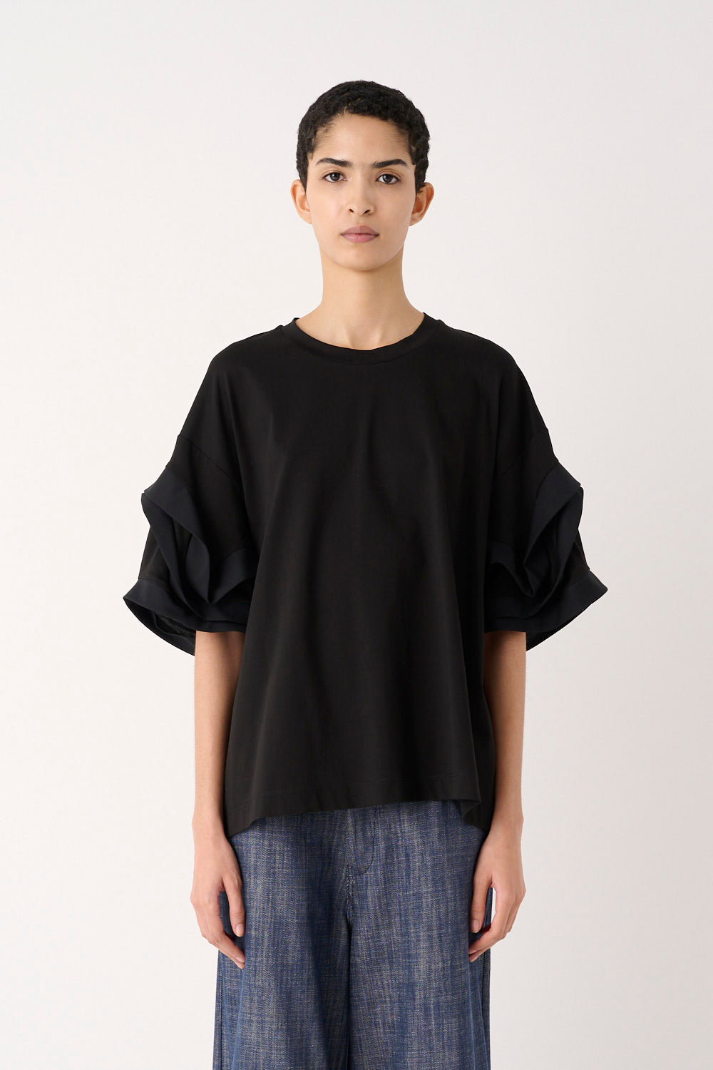 MEIMEIJ – T-SHIRT GIROCOLLO CON VOLANT SULLE MANICHE