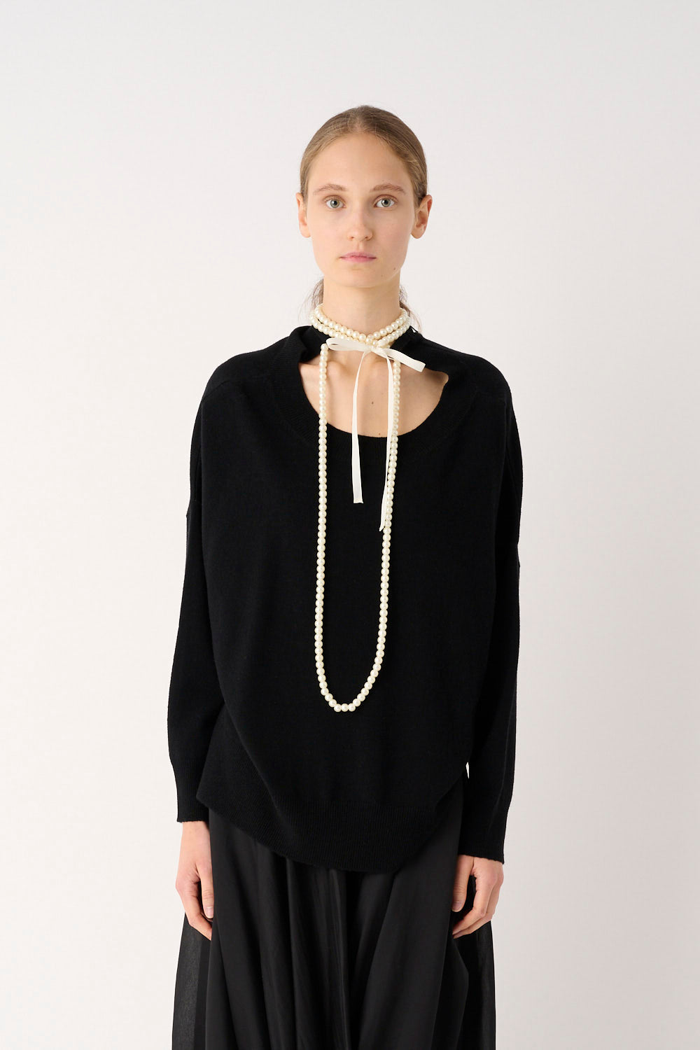 MEIMEIJ – MAGLIA IN MISTO LANA CON COLLANA DI PERLE
