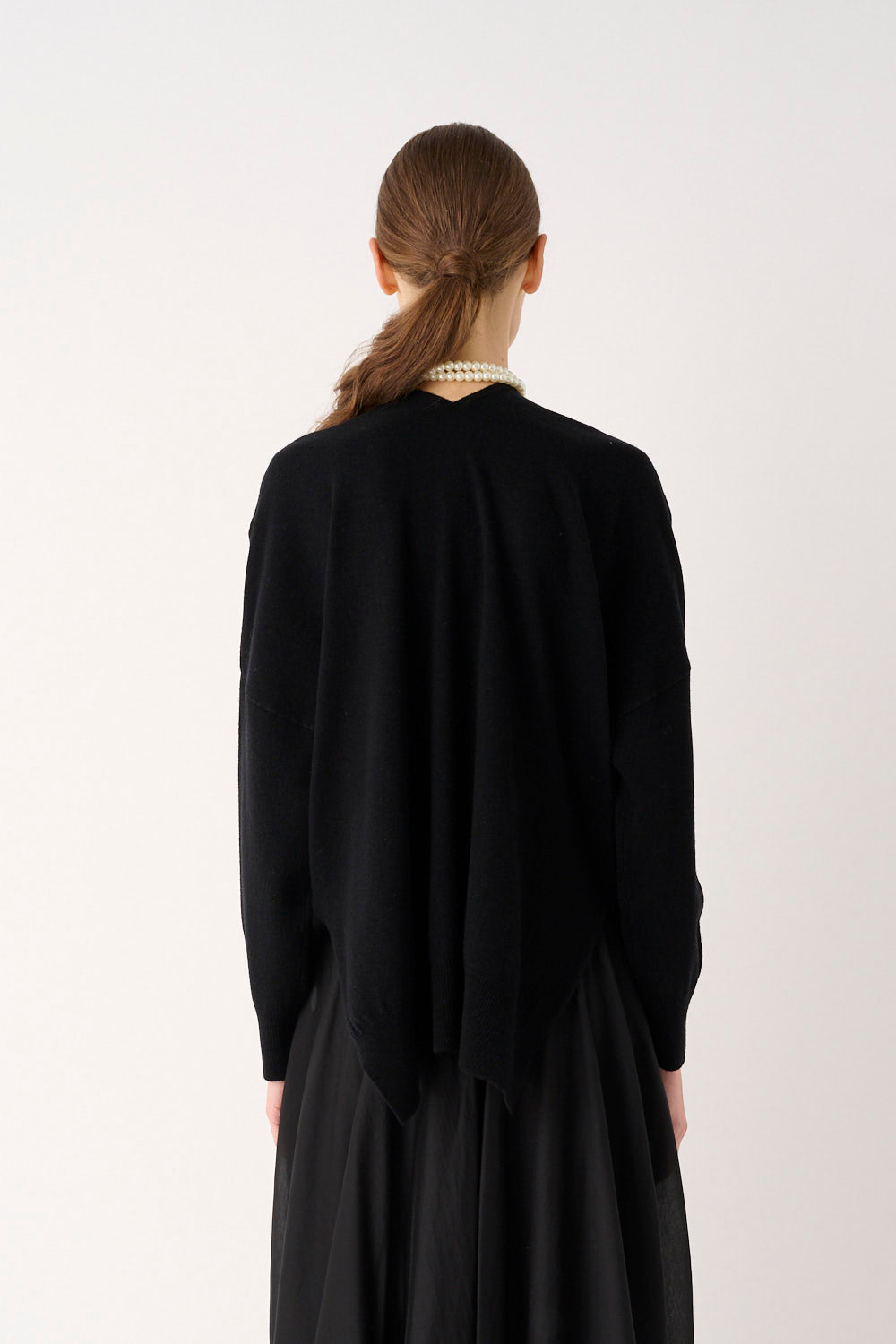 MEIMEIJ – MAGLIA IN MISTO LANA CON COLLANA DI PERLE